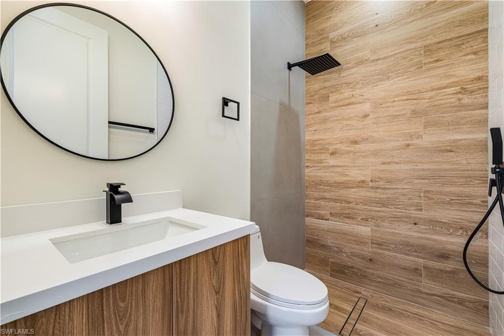1805 W 10th ST-14