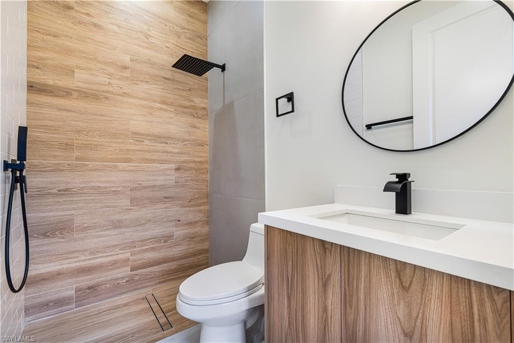 1805 W 10th ST-20