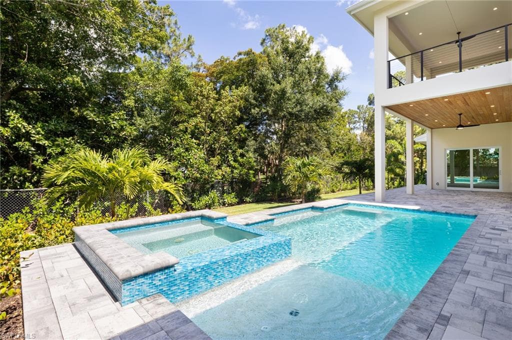 2854 Coach House WAY-10