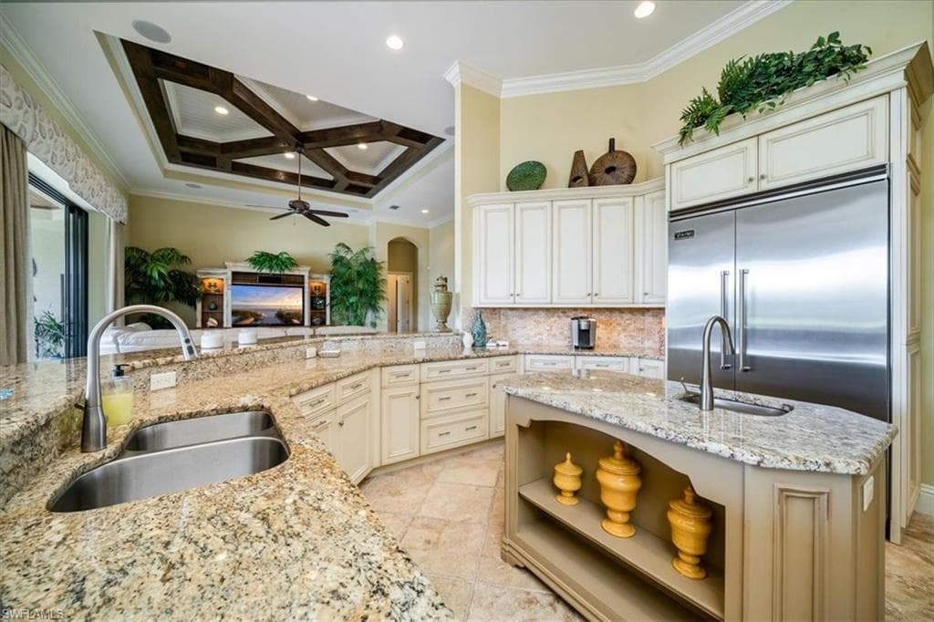 6113 Sunnyslope DR-9