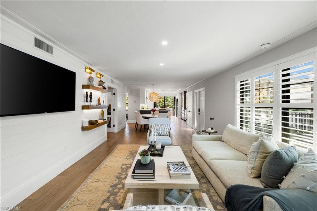 3135 Riviera DR B205-21