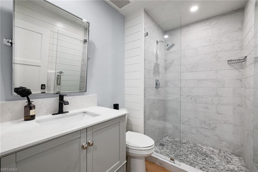 3135 Riviera DR B205-27