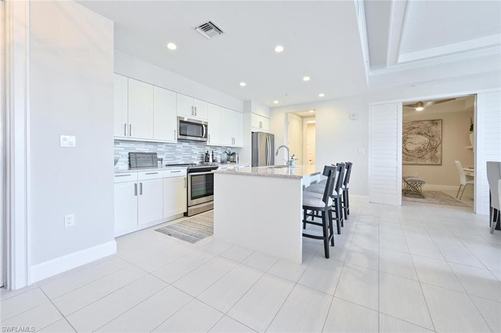 1111 Central Avenue 303-11