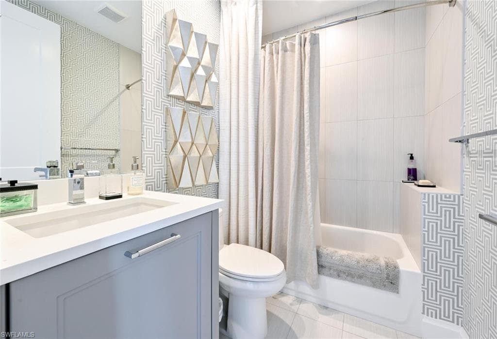 1111 Central Avenue 303-23