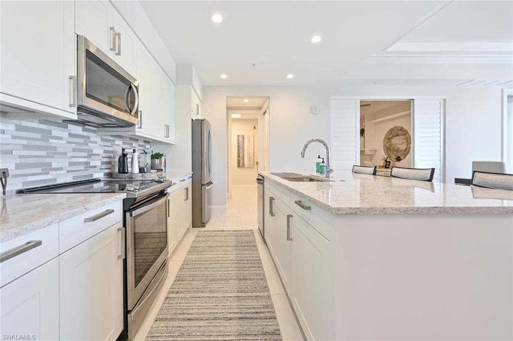 1111 Central Avenue 303-13
