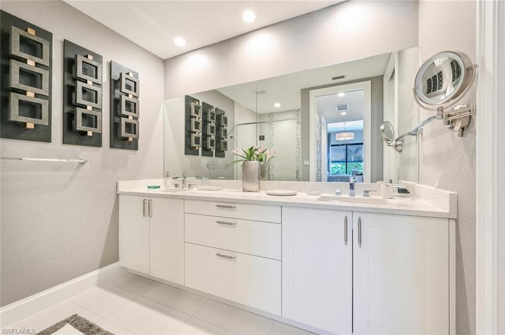 1111 Central Avenue 303-20