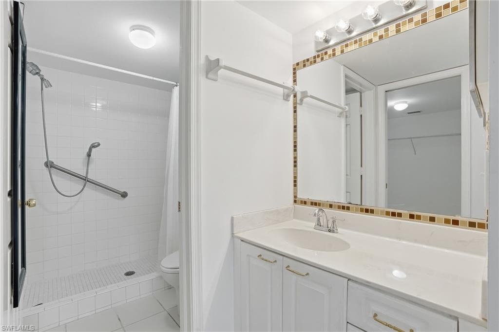 3031 Sandpiper Bay CIR F205-17