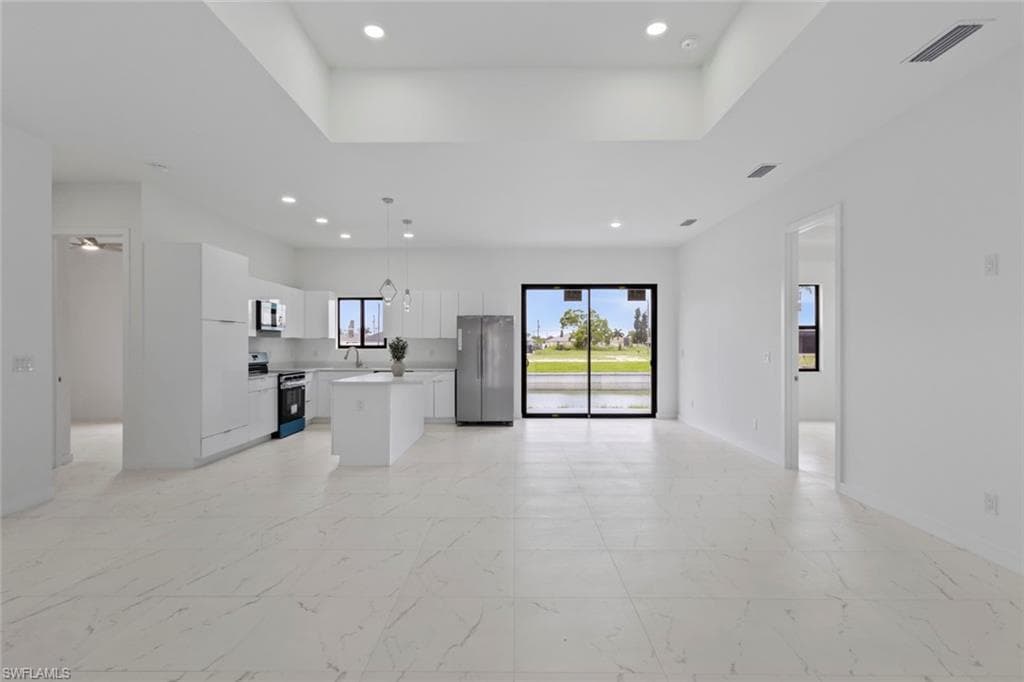 2130 NE 26th ST-12