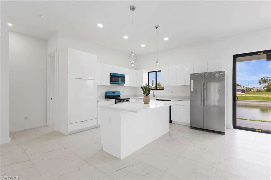 2130 NE 26th ST-8