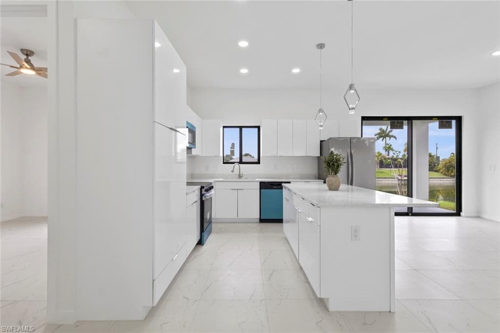 2130 NE 26th ST-13