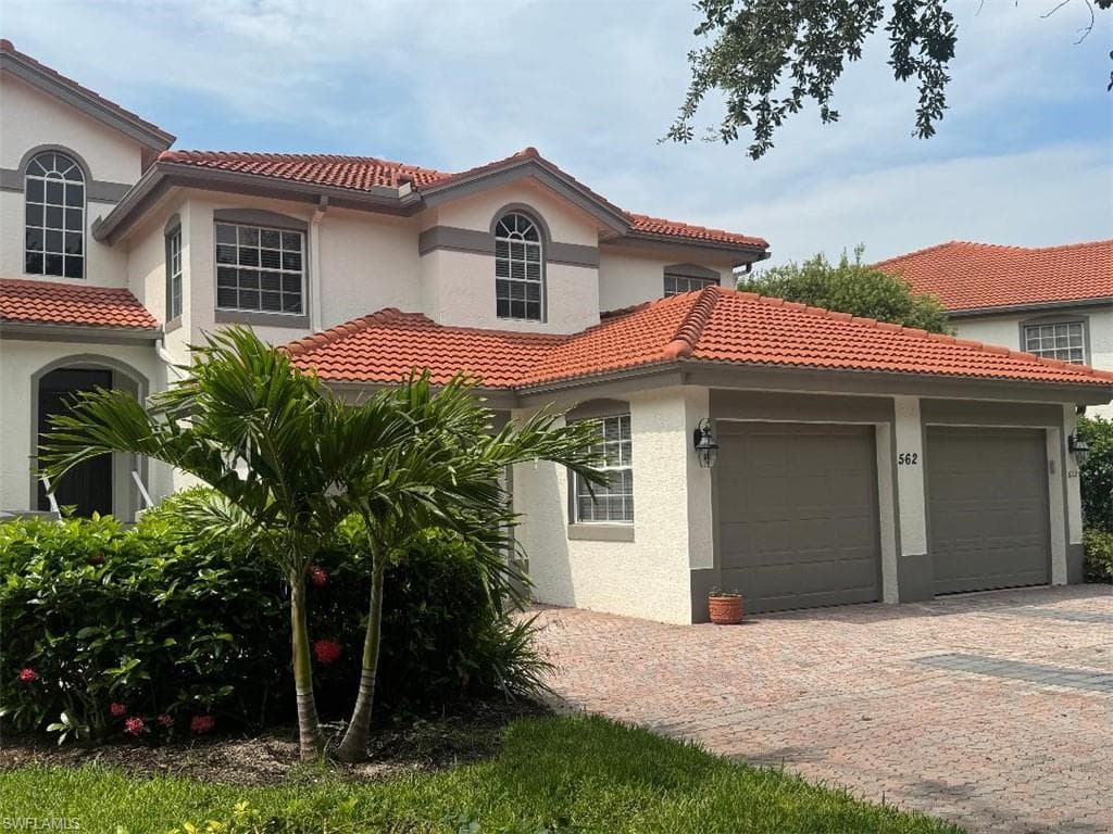 562 Laguna Royale BLVD 604-2