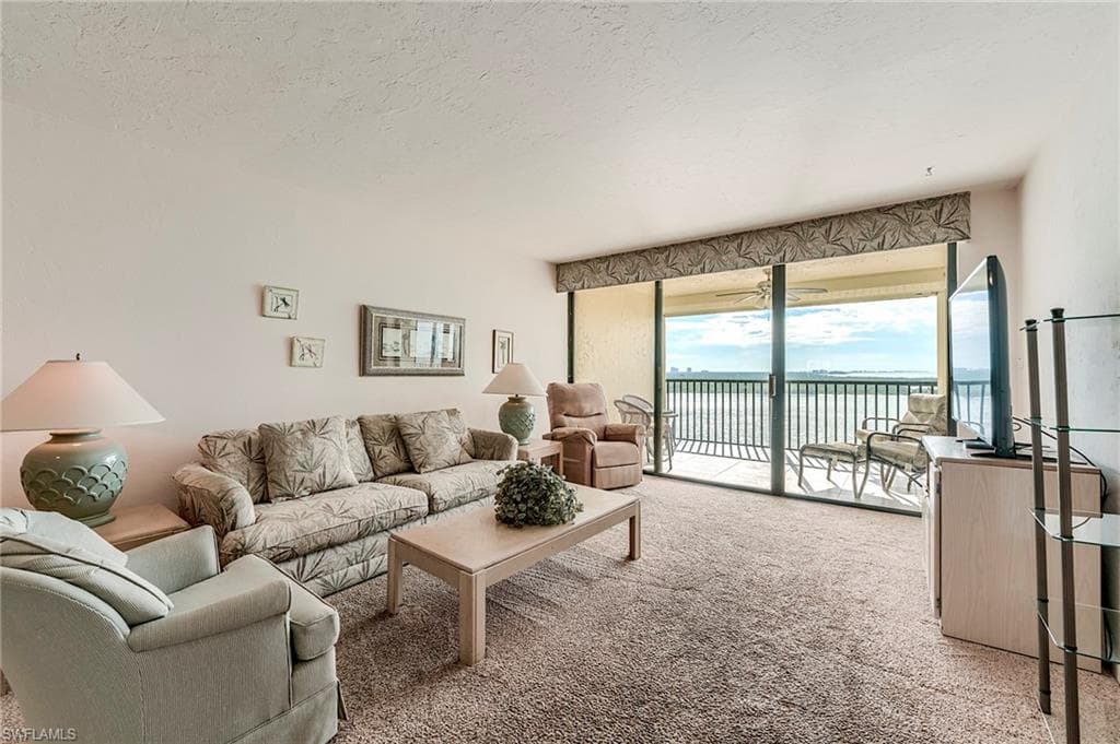 8400 Estero BLVD 903-23
