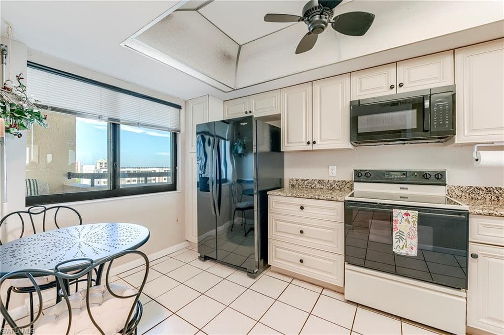 8400 Estero BLVD 903-13