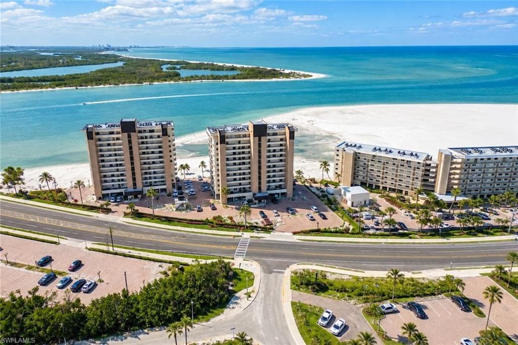 8400 Estero BLVD 903-1