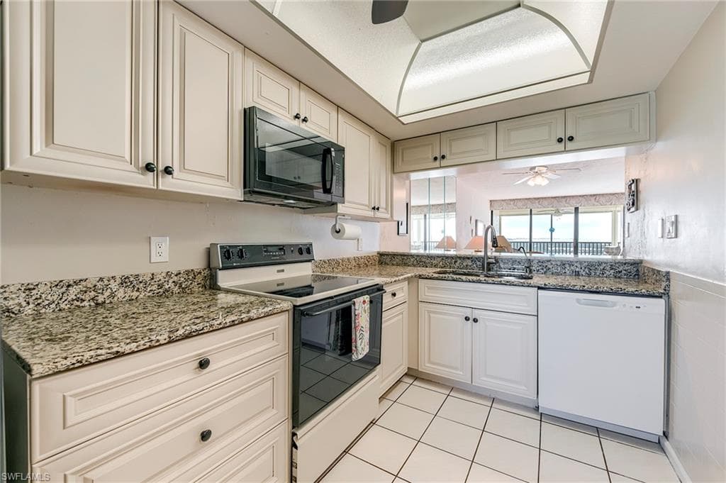8400 Estero BLVD 903-14