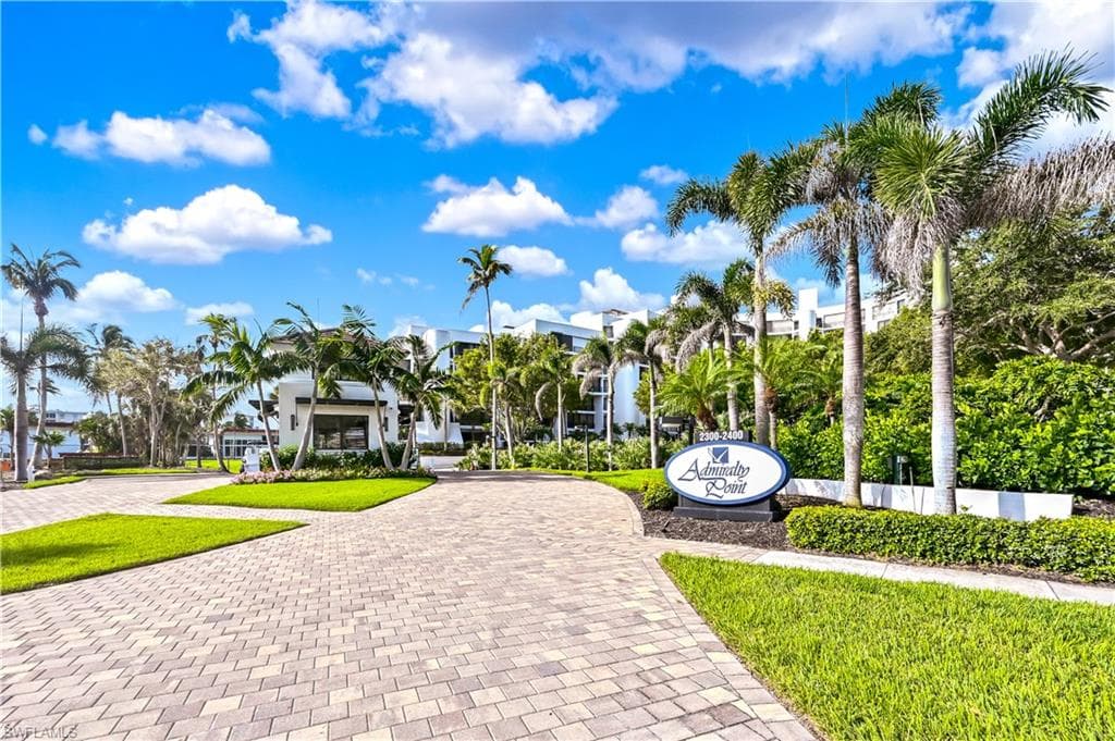 2316 Gulf Shore BLVD N 411-2