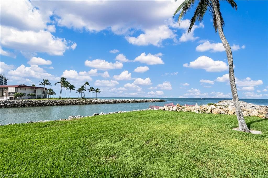 2316 Gulf Shore BLVD N 411-42
