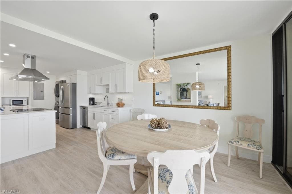 2316 Gulf Shore BLVD N 411-20