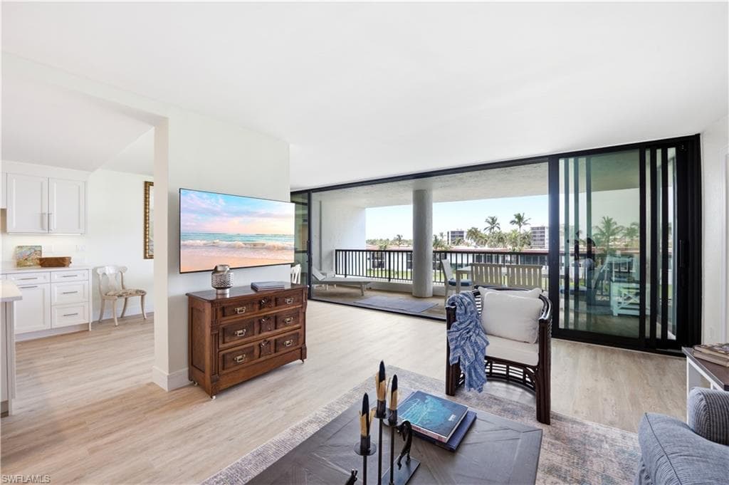 2316 Gulf Shore BLVD N 411-10