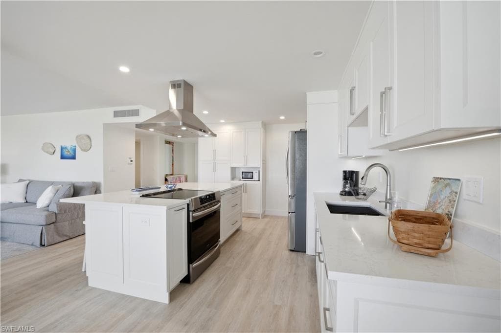 2316 Gulf Shore BLVD N 411-18