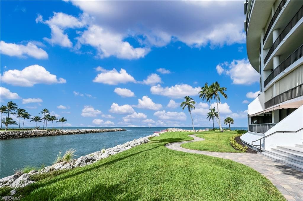 2316 Gulf Shore BLVD N 411-40