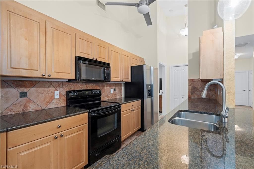 20024 Lake Vista CIR-25