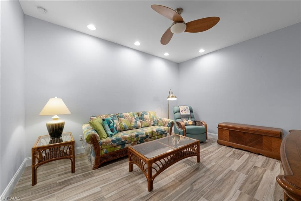 20024 Lake Vista CIR-19