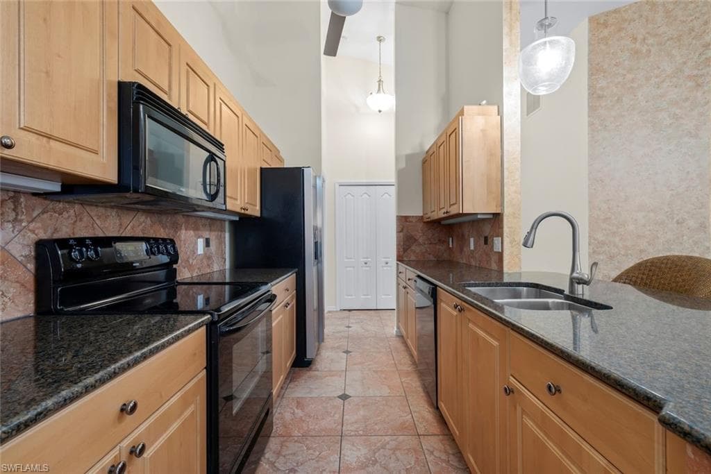 20024 Lake Vista CIR-28