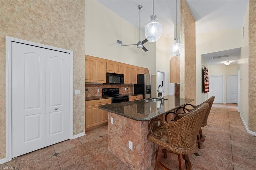 20024 Lake Vista CIR-33