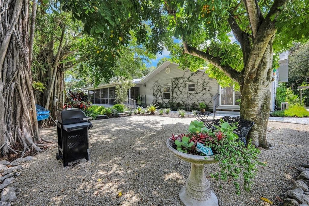 27292 East DR-28