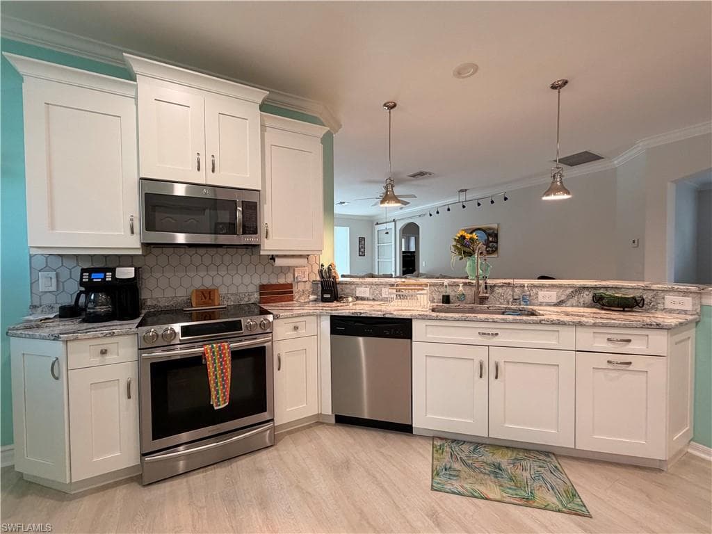 20239 Cypress Shadows BLVD-6