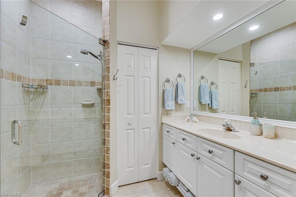 14734 Glen Eden DR-18