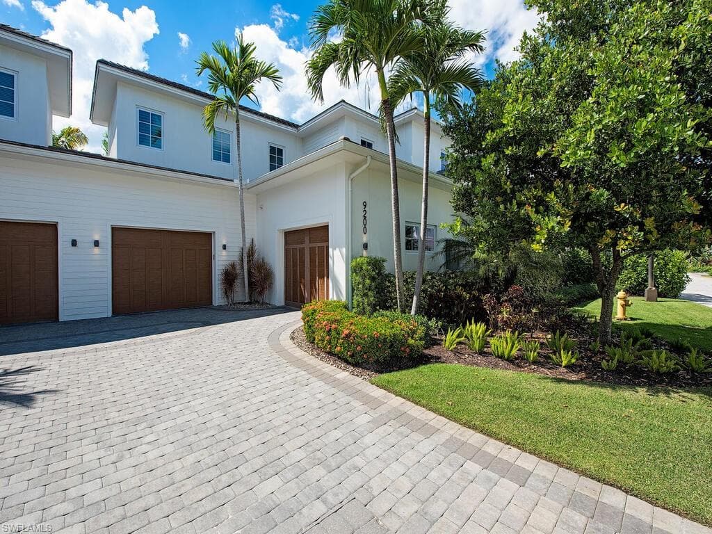 9200 Mercato WAY-1
