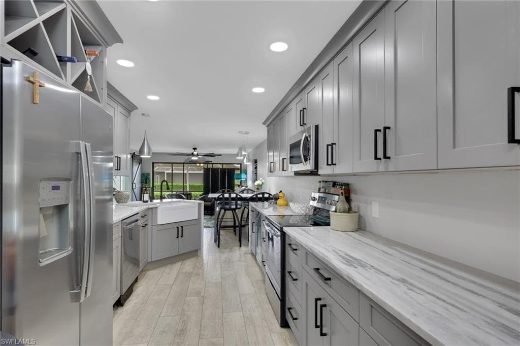 912 48th TER 107-3