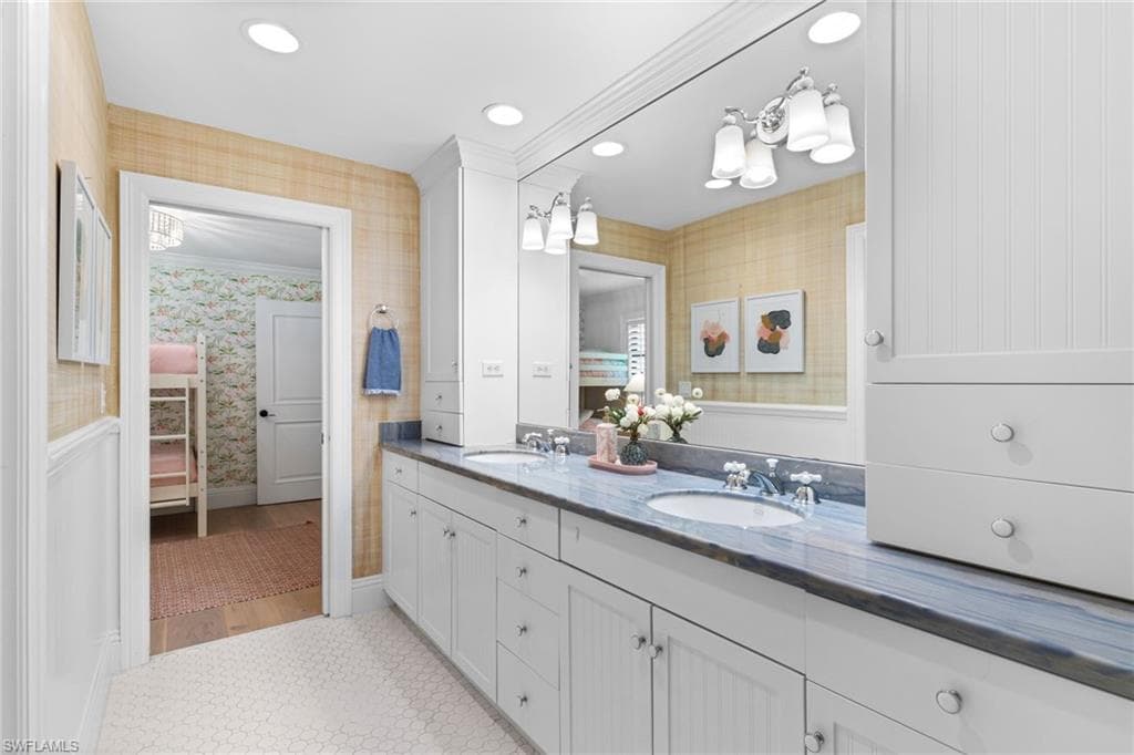 436 Corbel DR-32