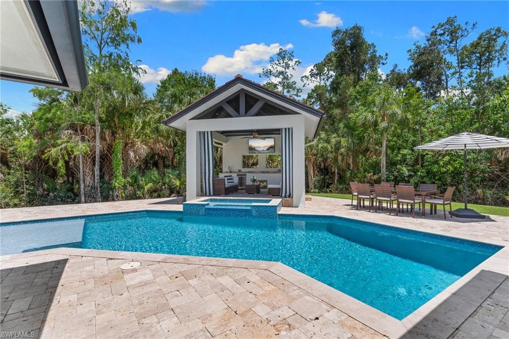 436 Corbel DR-39