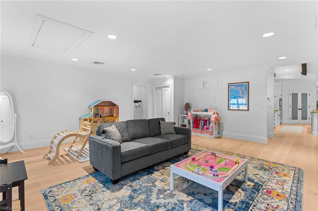 436 Corbel DR-28
