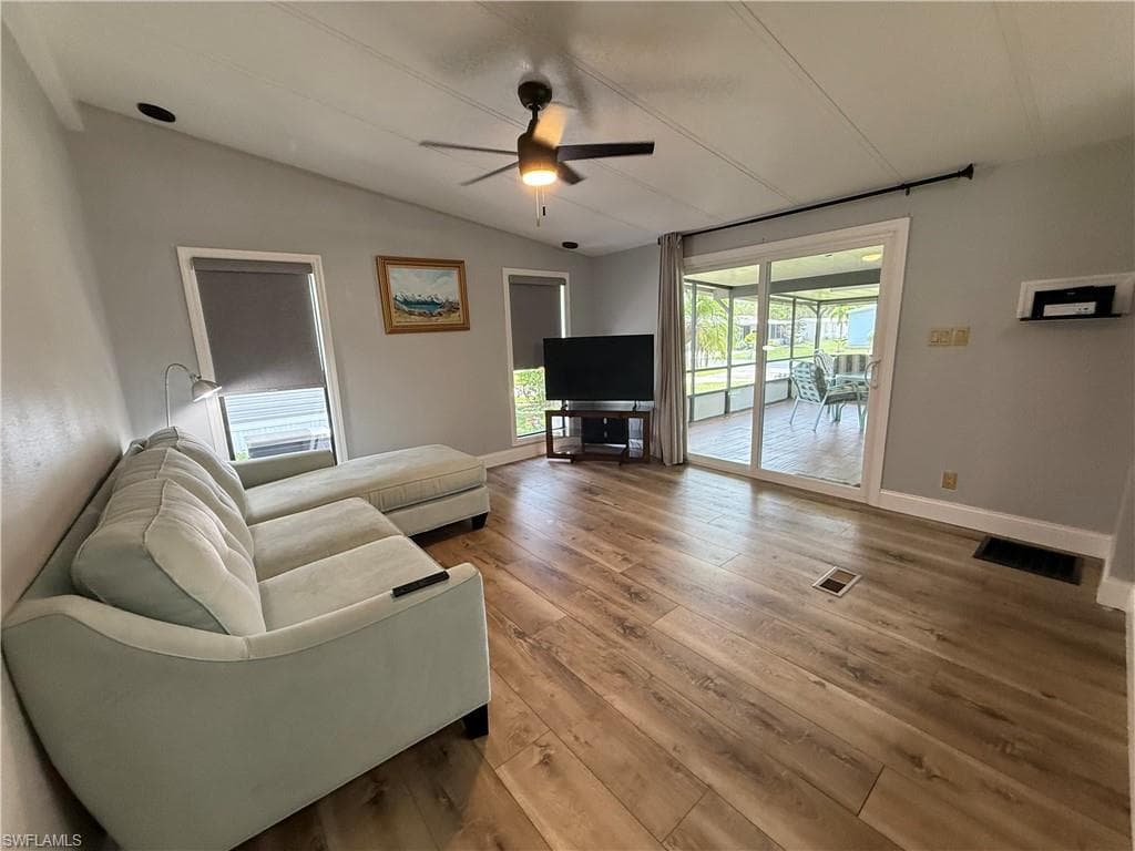 10251 Wales LOOP-8