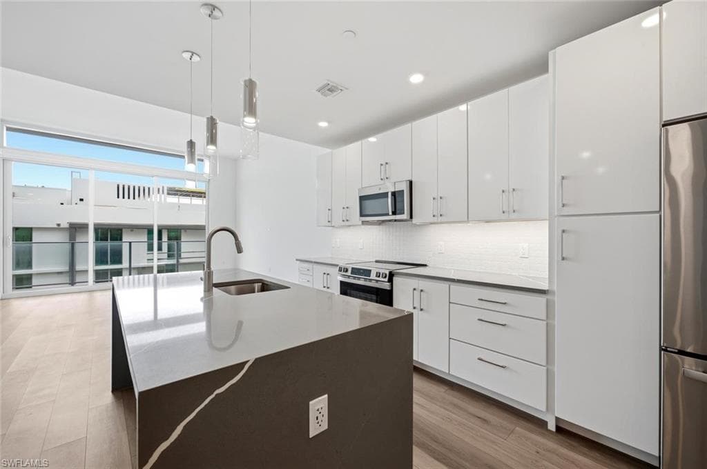 1950 Mayfair ST PH7-5