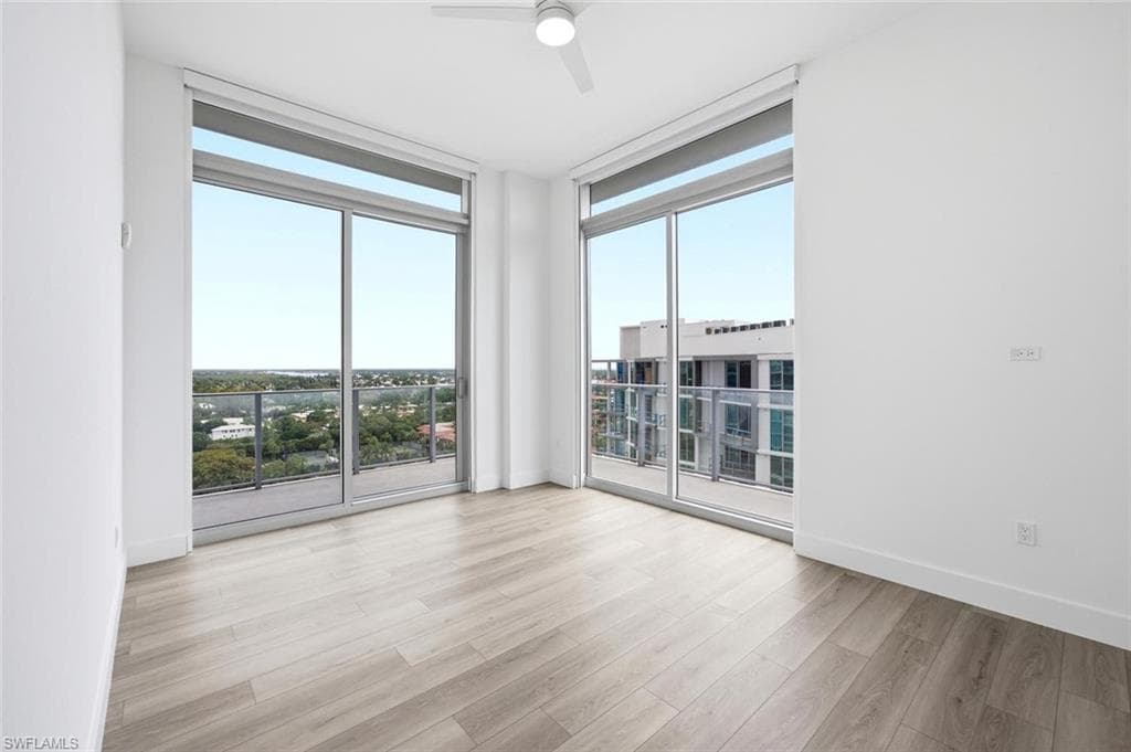 1950 Mayfair ST PH7-15