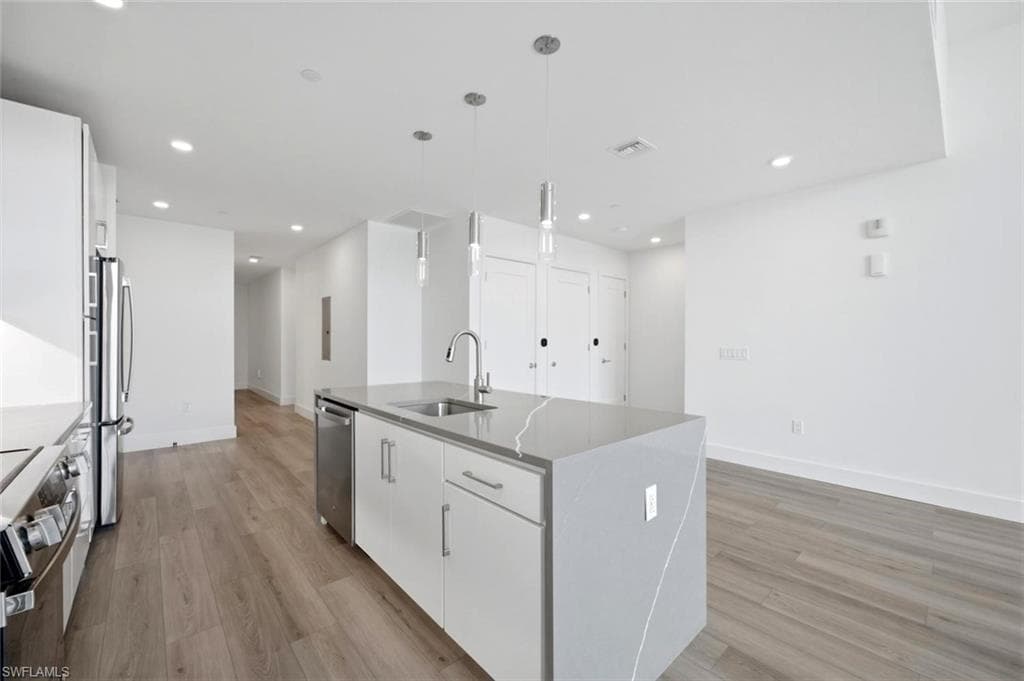1950 Mayfair ST PH7-6