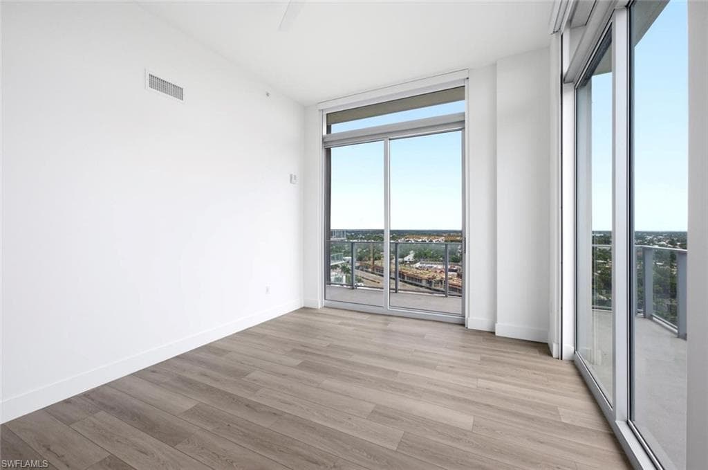 1950 Mayfair ST PH7-14