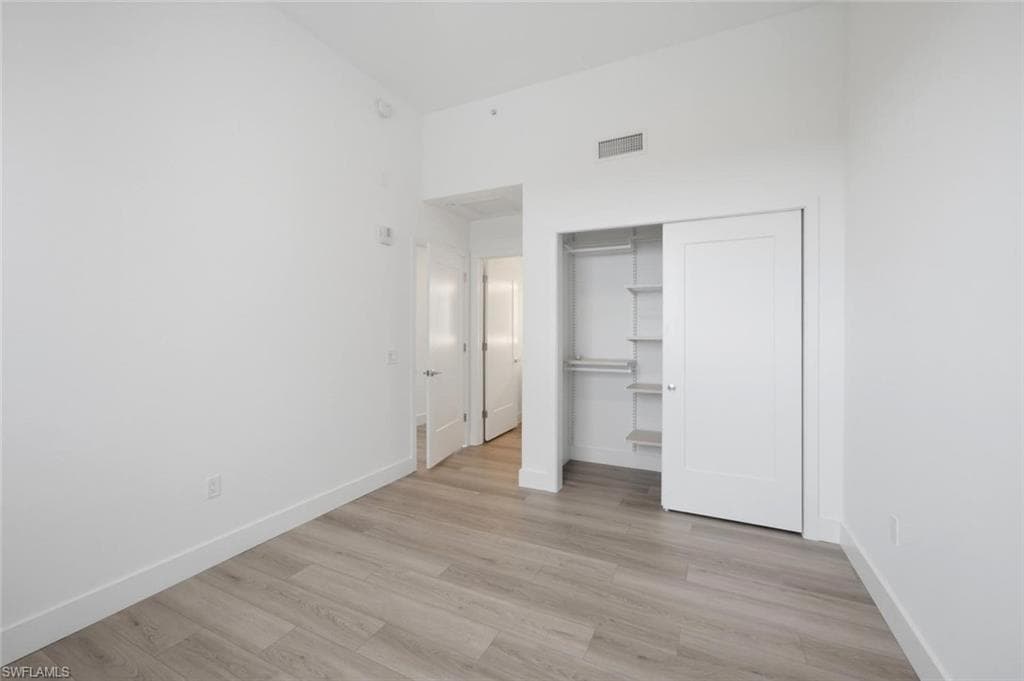 1950 Mayfair ST PH7-24