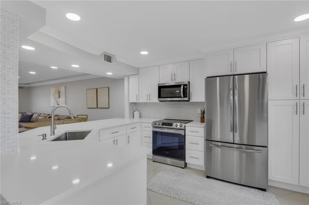 9580 Victoria LN 104-5