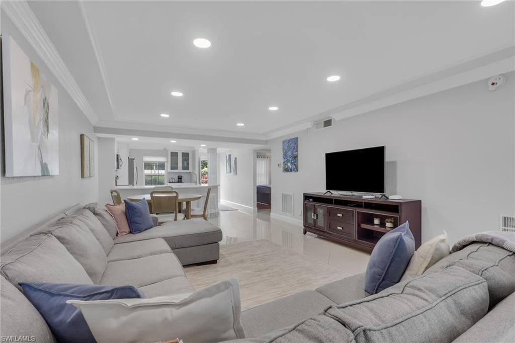 9580 Victoria LN 104-10