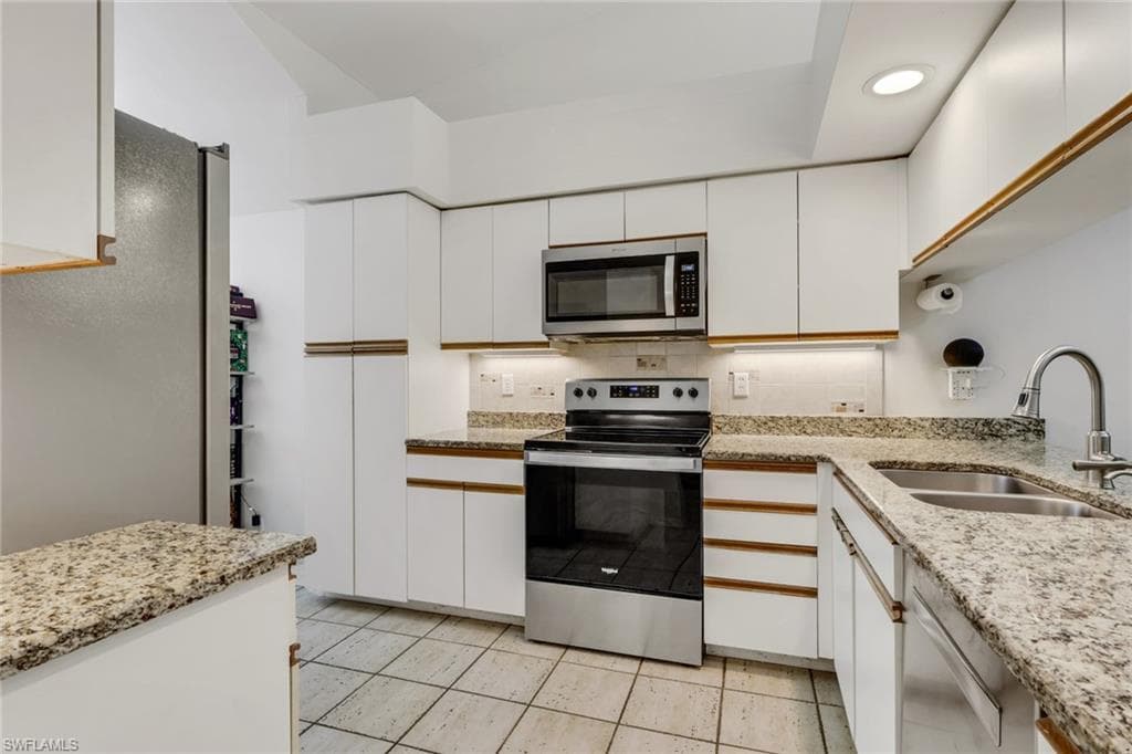 13206 Greywood CIR-1