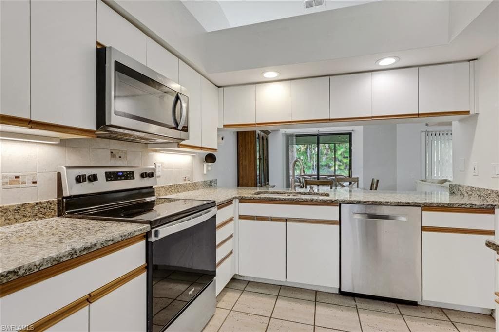 13206 Greywood CIR-2