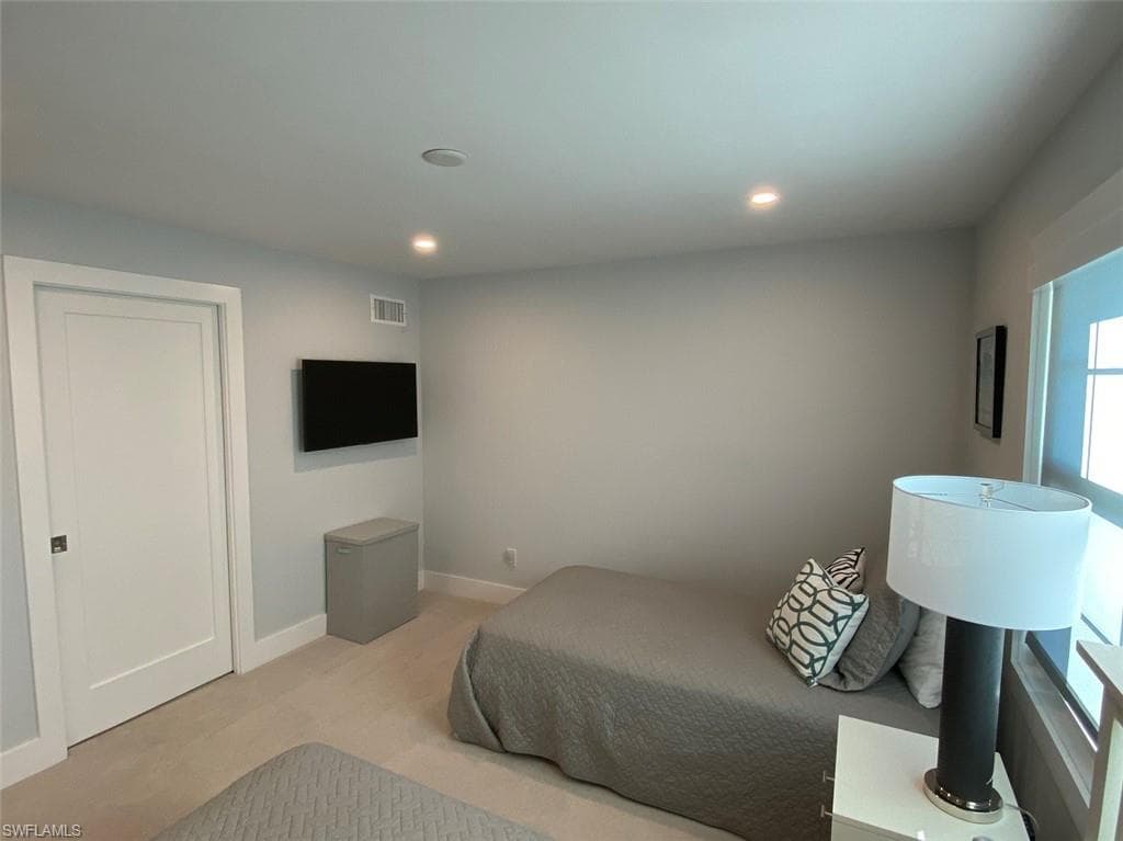 1222 Gordon DR 18-17