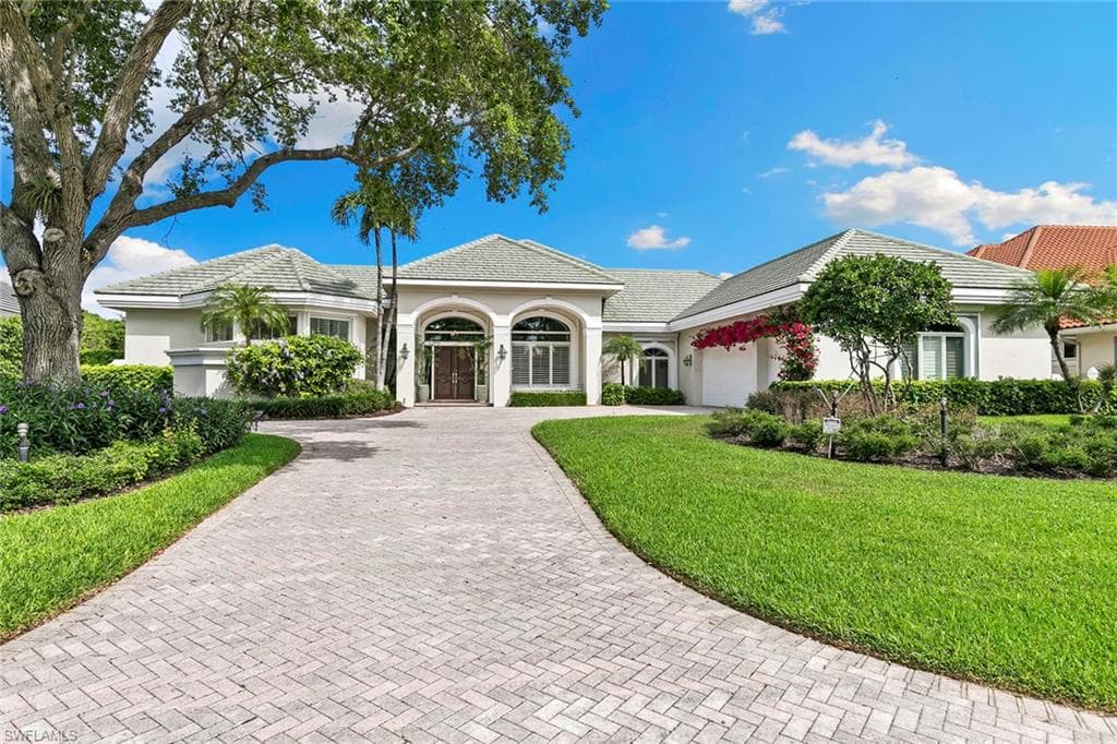 6991 Greentree DR-11