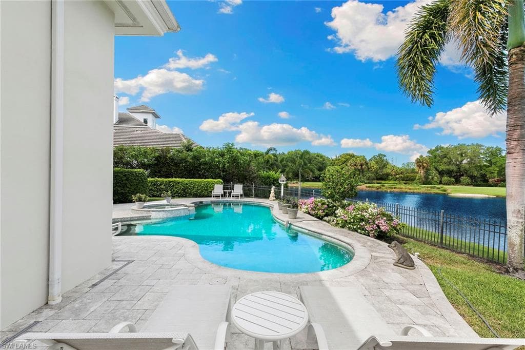 6991 Greentree DR-40